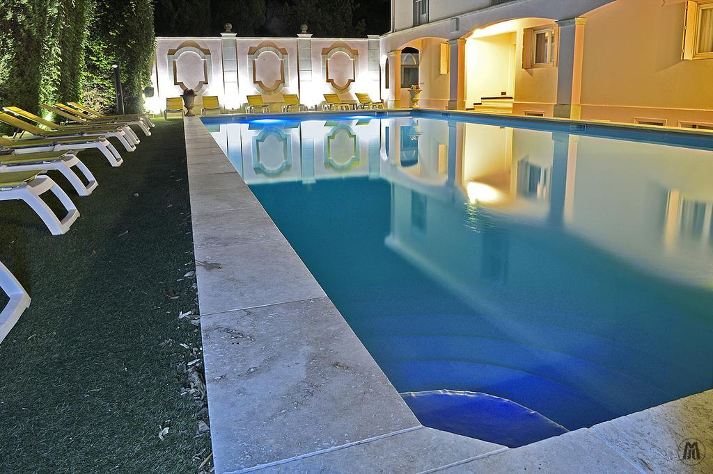Hôtel Mireille Arles Exterior foto